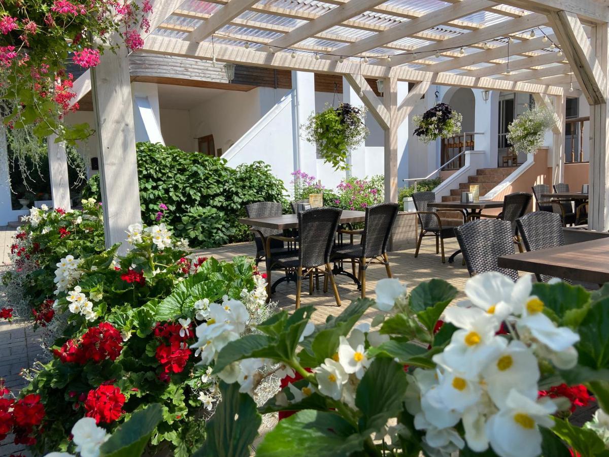 Karle Hotel Vitrupe Eksteriør billede